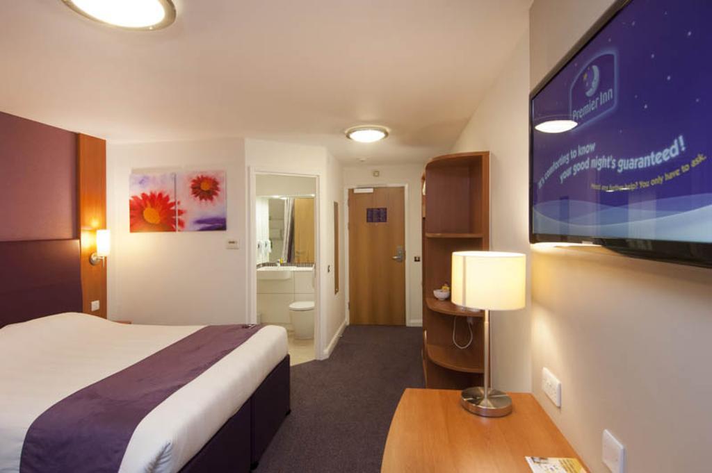Premier Inn Castleford - Xscape, M62, Jct 32 Eksteriør bilde